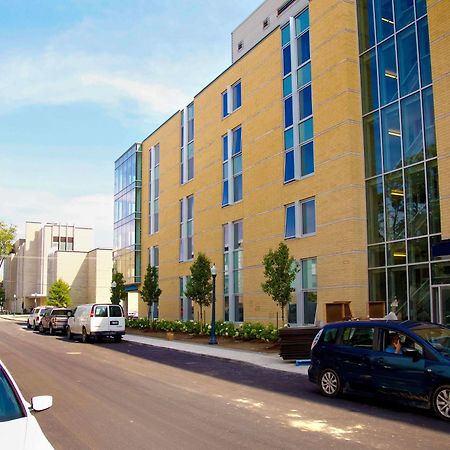 Queen'S University - David C. Smith House - Campus Accommodation คิงสตัน ภายนอก รูปภาพ