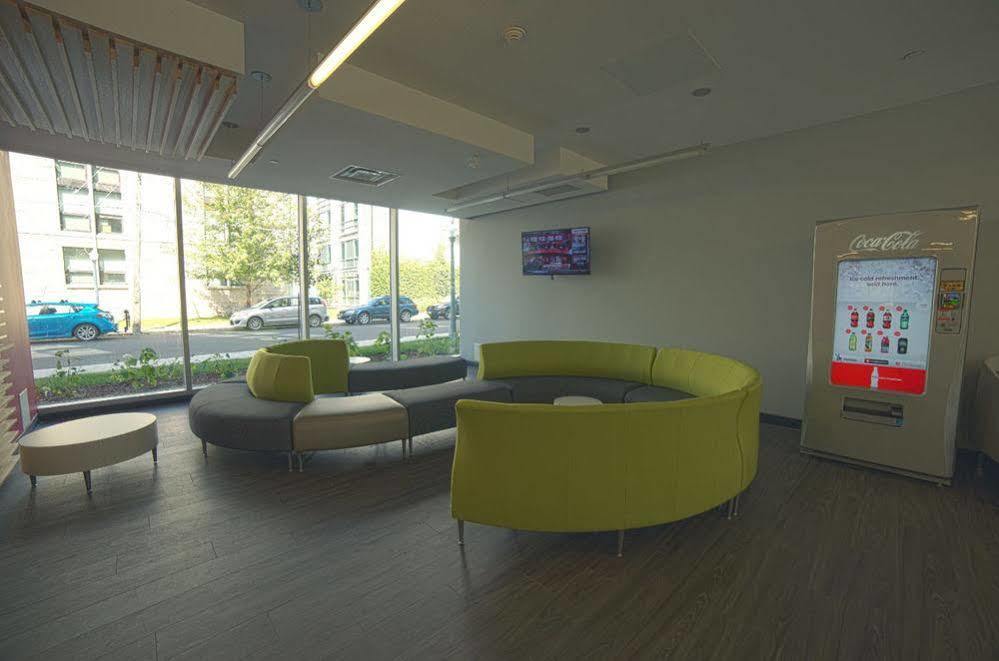 Queen'S University - David C. Smith House - Campus Accommodation คิงสตัน ภายนอก รูปภาพ